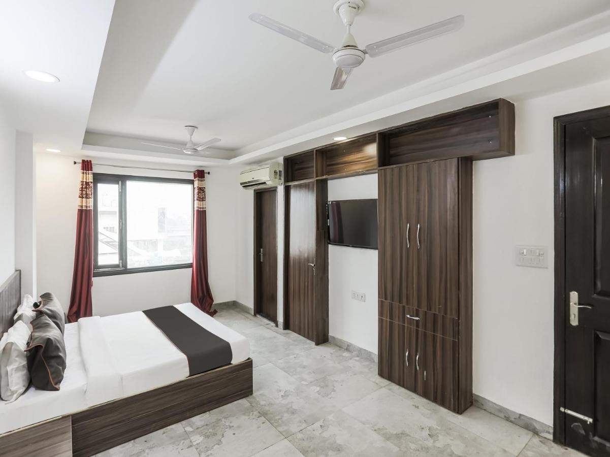 Capital O 85585 The Arjun Hotel Гургаон Экстерьер фото